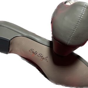 Soft Style Angel II size 8.5 Olive